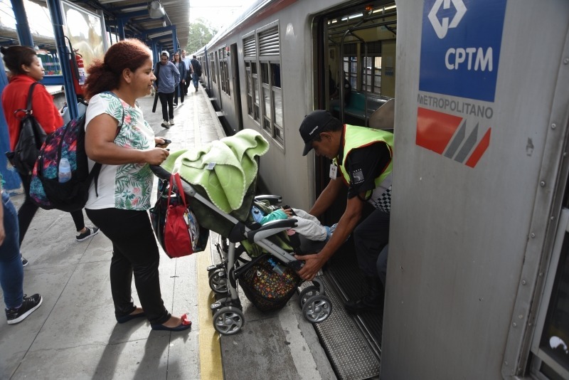 Passageiros da CPTM sofrem com falta de acessibilidade